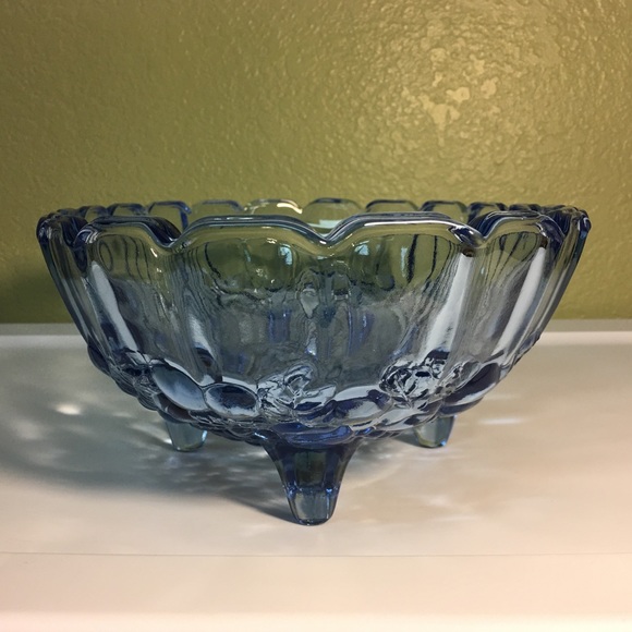 Vintage Indiana / Colony Glass Blue Harvest Grape Bowl - Picture 3 of 12
